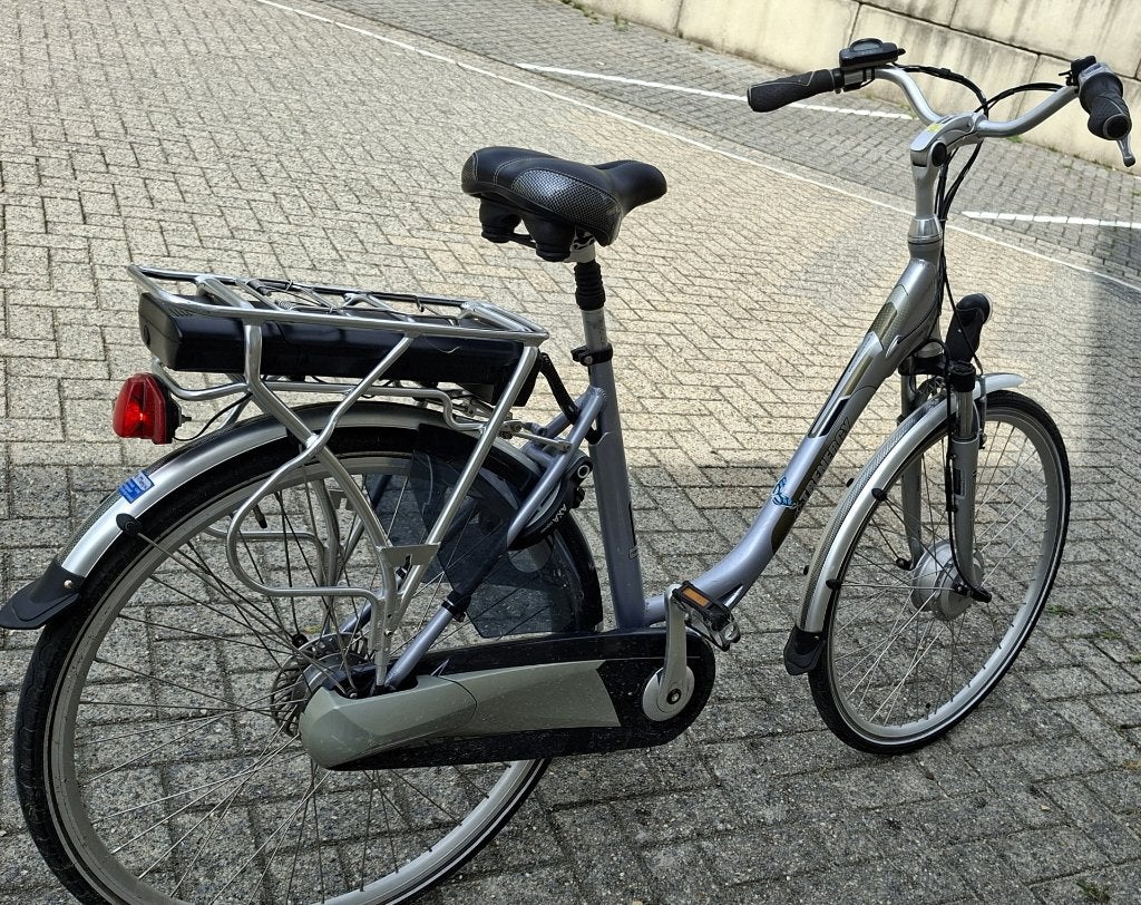 E Bike z.g.a.n Nieuwe accu en oplader!!, Zo goed als nieuw, 51 tot 55 cm, 50 km per accu of meer, Ophalen
