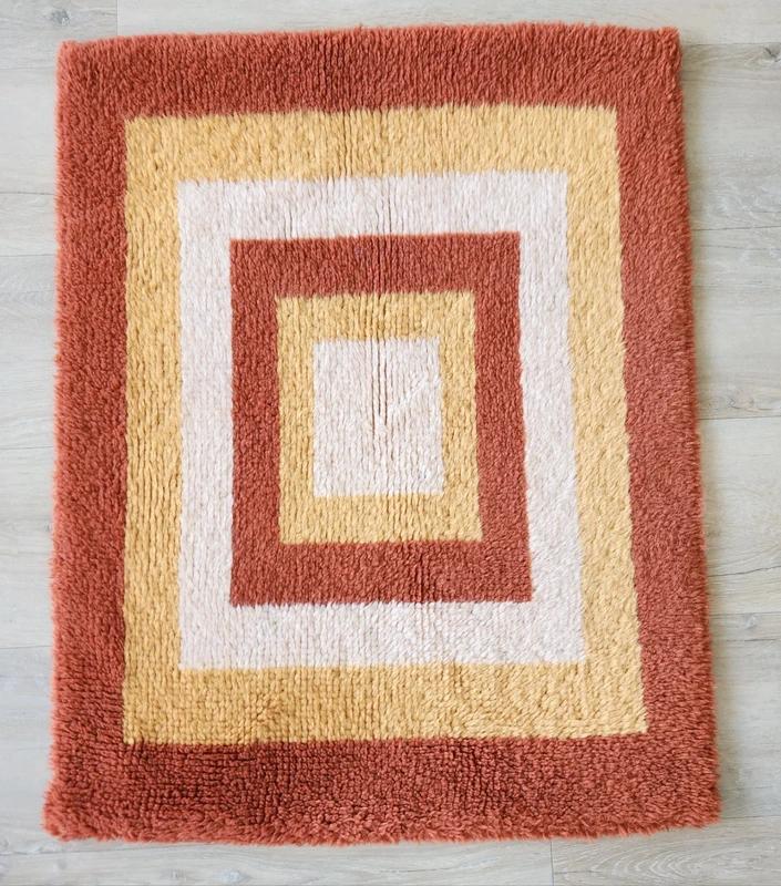 Badmat, kleur terracotta geel creme, afmetingen 95x75, Ophalen of Verzenden, Zo goed als nieuw, Overige kleuren, Badmat