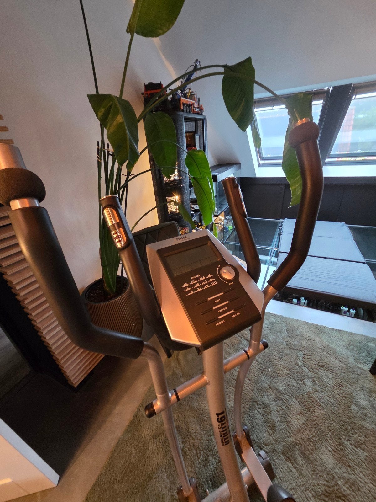 DKN Utility 61 Crosstrainer met display en veel standen, Ophalen