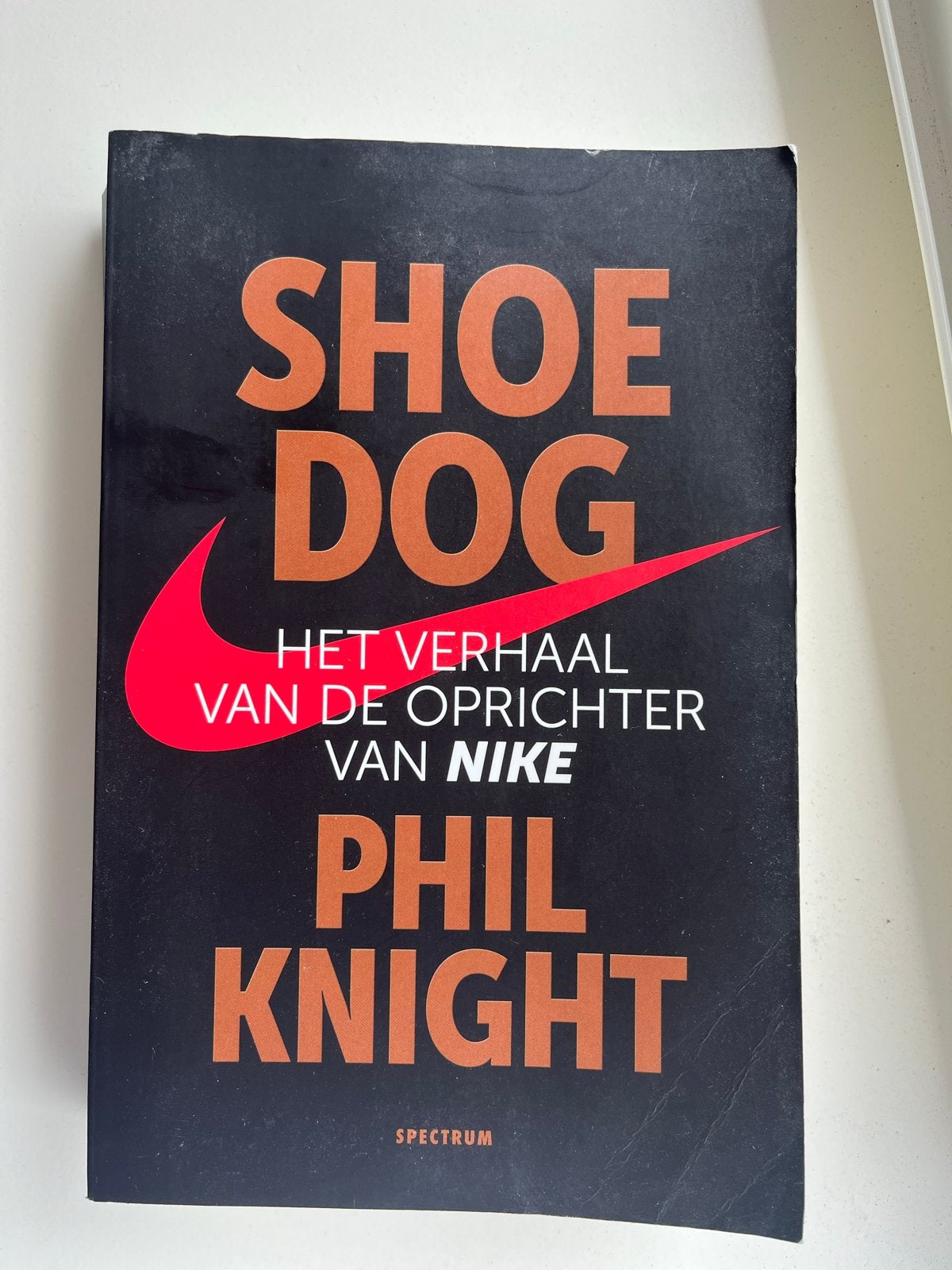 Shoe Dog: Het verhaal van de oprichter van Nike - Phil Knigh, Boeken, Ophalen of Verzenden, Gelezen, Nederland