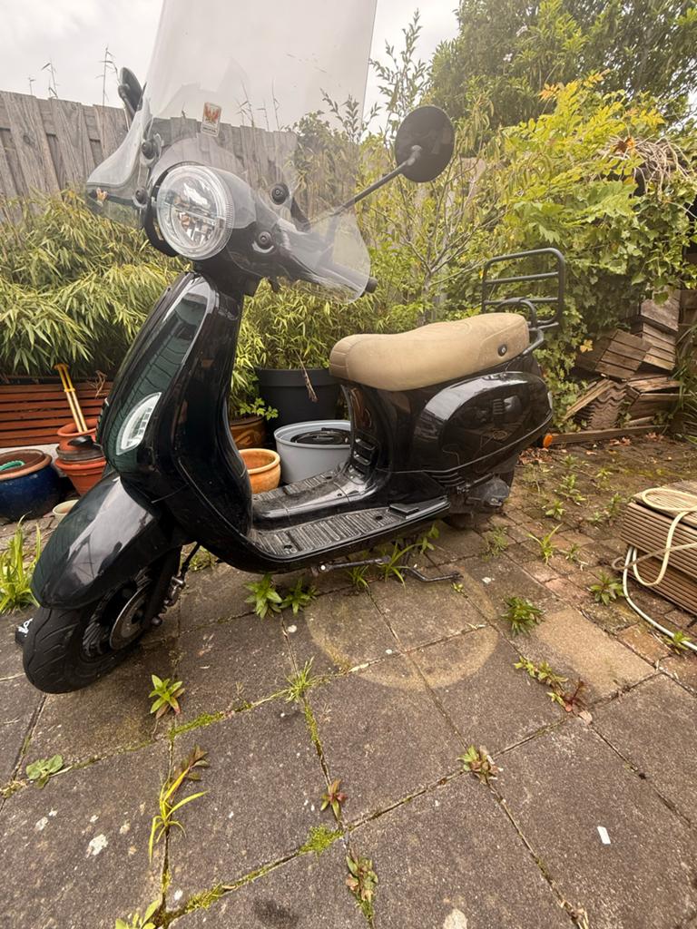 Senzo Rivalux Special scooter met windscherm en bagagerek, Ophalen, Gebruikt, Benzine, Overige merken