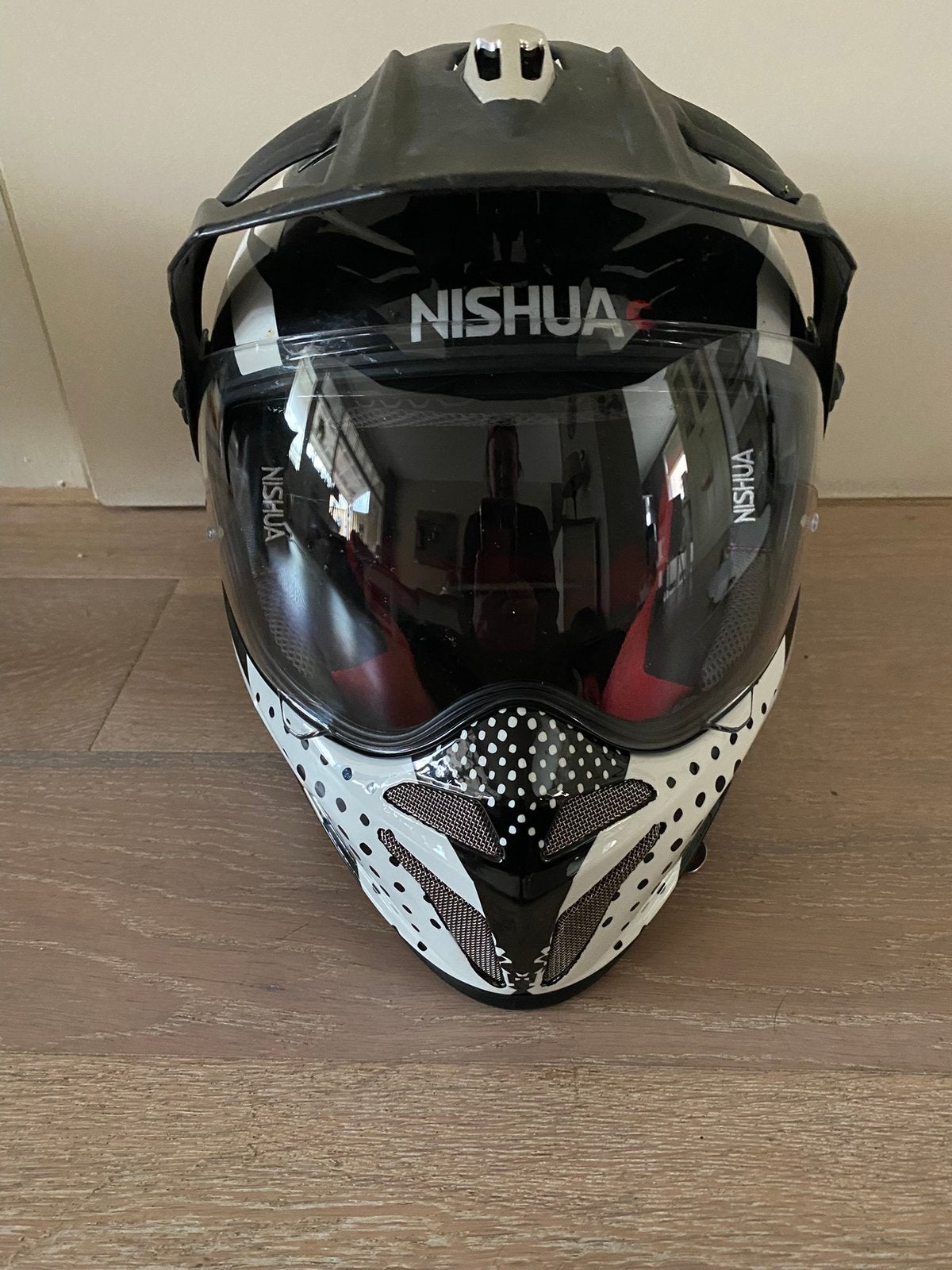 ZGAN NISHUA MOTORHELM Maat S, Motoren, Kleding | Motorhelmen, Ophalen of Verzenden, Tweedehands, Integraalhelm, Overige merken