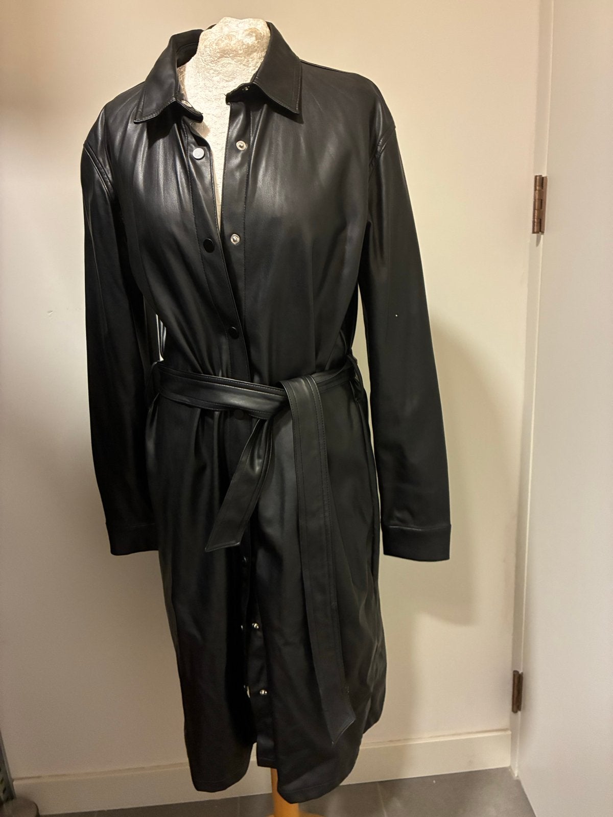 Pescara vegan leren jurk/jas M zwart nieuw, Ophalen of Verzenden, Nieuw, Maat 38/40 (M), Zwart