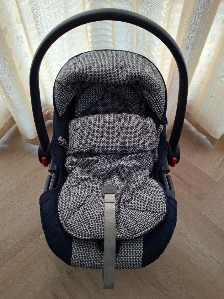 Chicco draagstoel met handbeugel en autogordel bevestiging !, Kinderen en Baby's, Ophalen, Zijbescherming, Chicco, 0 t/m 13 kg