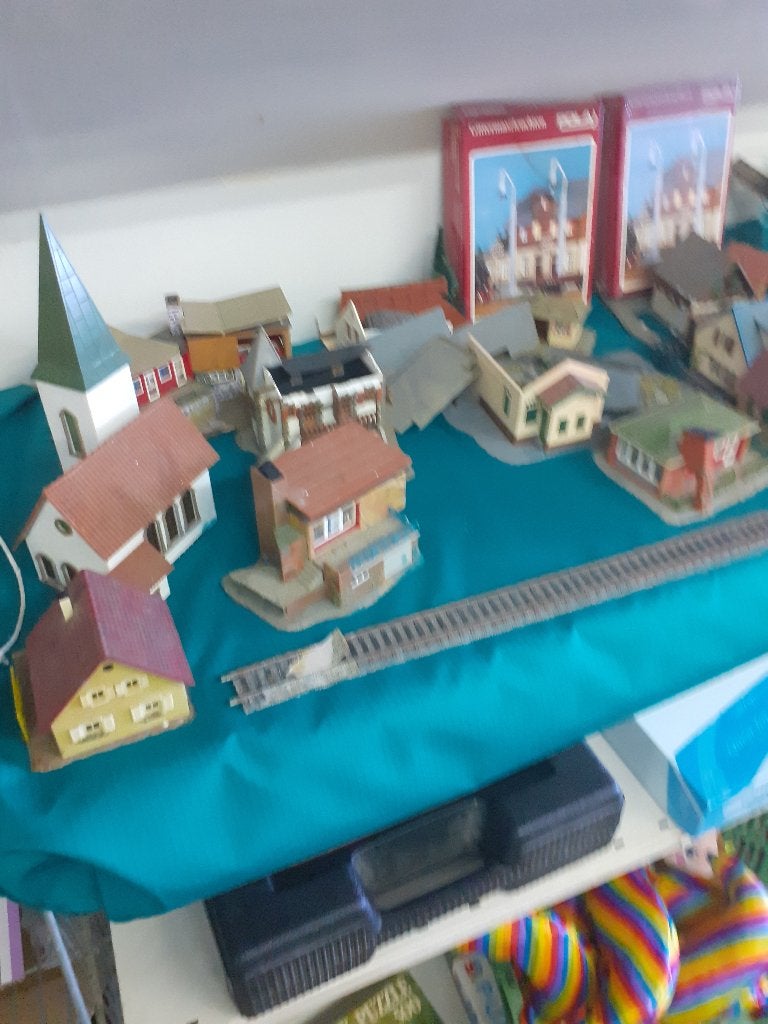 mini spoorbaan huisjes etc, Ophalen, Zo goed als nieuw