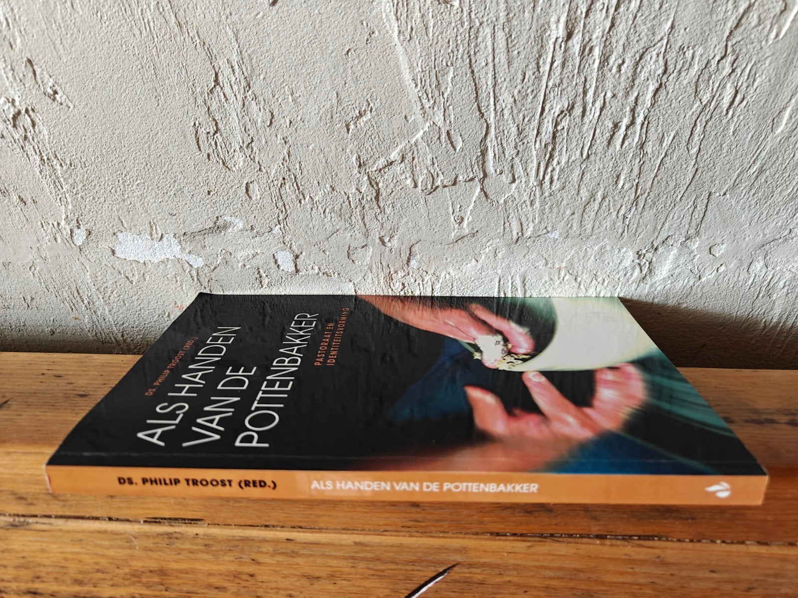 Als handen van de pottenbakker., Boeken, Ophalen of Verzenden