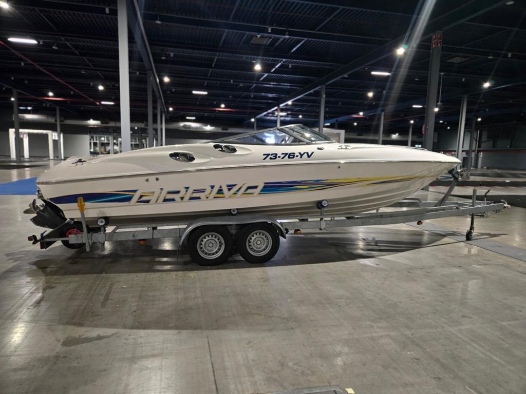 Arriva 2552 7.4 Mercruiser, Watersport en Boten, Binnenboordmotor, Ophalen of Verzenden, 8 m, Bayliner