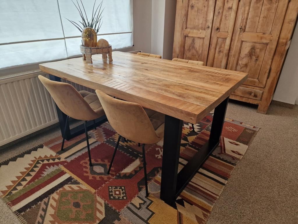 Mango houten tafel met stalen poten en stoelen, Huis en Inrichting, Tafels | Eettafels, Ophalen, Rechthoekig, 50 tot 100 cm