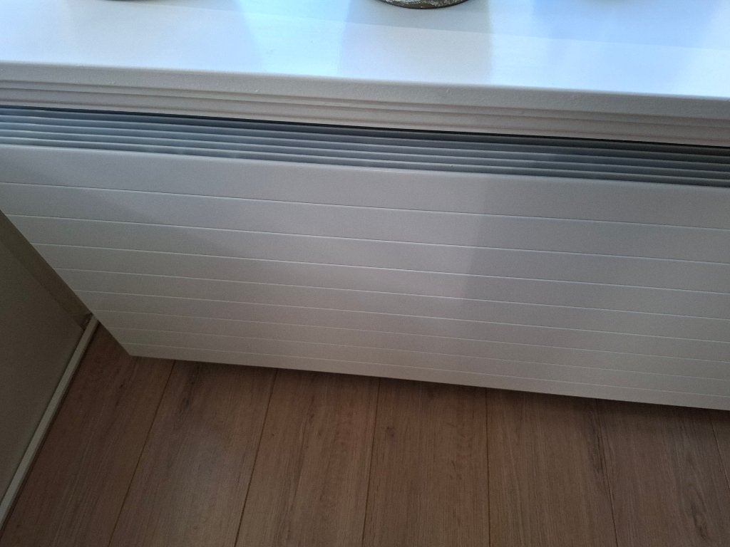 Sentimo radiatorbekleding Groove RAL 9016 – 200 cm, Ophalen, Gebruikt