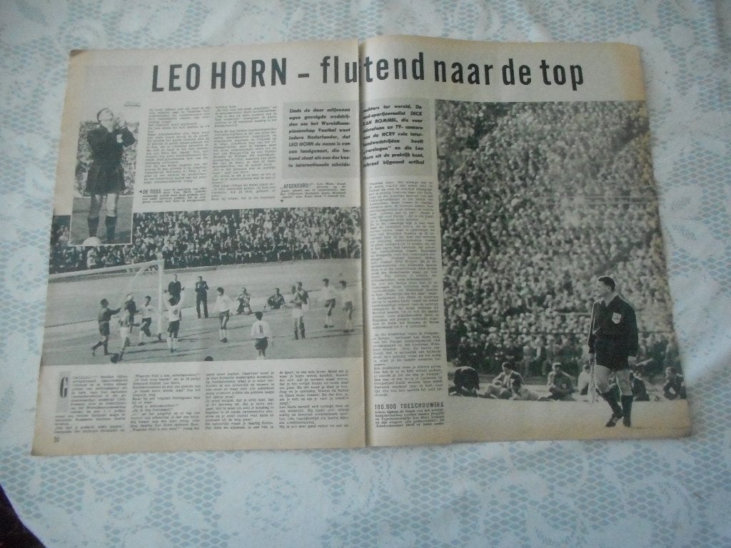 Leo Horn. Fluitend naar de top. Scheidsrechter. 1962., Ophalen of Verzenden, 1960 tot 1980, Nederland, Knipsel(s)