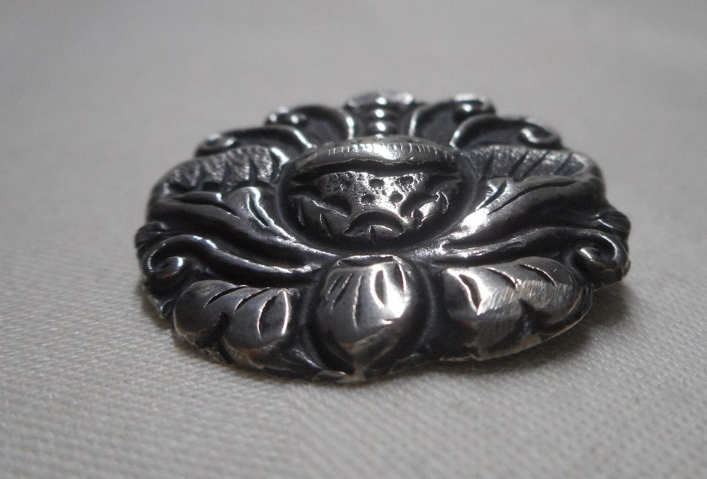 Zilveren Djokja broche Lotus nr.2304, Sieraden, Tassen en Uiterlijk, Broches, Verzenden, Minder dan 4 cm, Zo goed als nieuw, Zilver