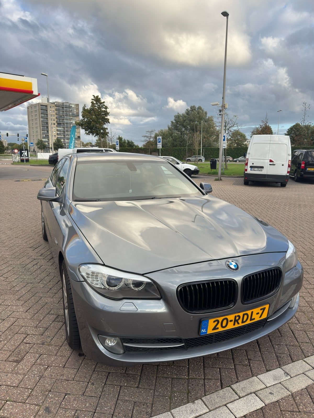 BMW 5-Serie 3.0 I 523 AUT 2011 Grijs, Auto's, Achterwielaandrijving, 2000 kg, 2996 cc, Origineel Nederlands