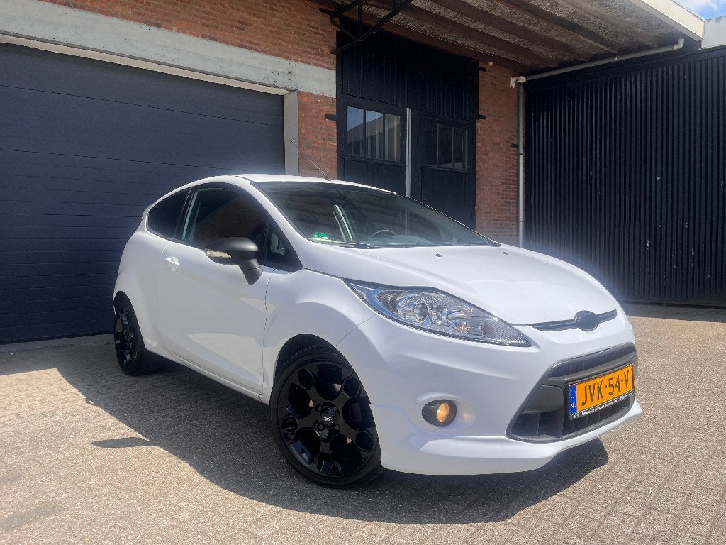 Ford Fiësta 1.6 ST-LINE 120 PK - BLACK & WHITE, 1596 cc, Huisgarantie, 4 cilinders, Met garantie (alle)