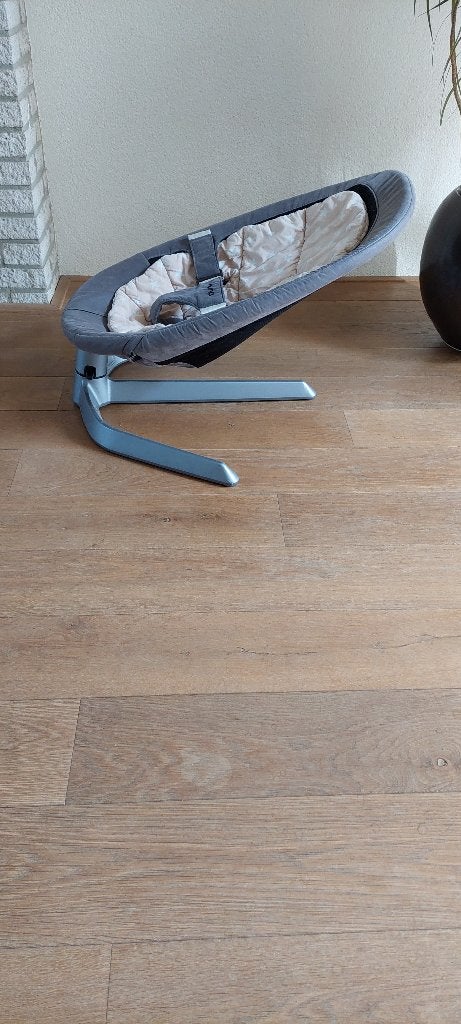 Baby Swing Stoeltje - Grijs - Merk Nuna, Wipstoel, Met gordel(s) of riempje(s), Zo goed als nieuw, Ophalen