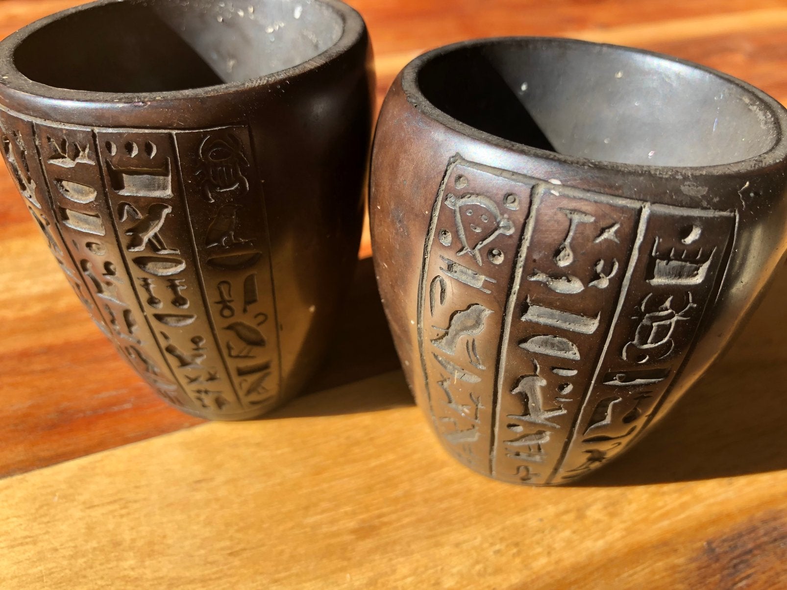 2 Egyptische potjes/kopjes, Ophalen