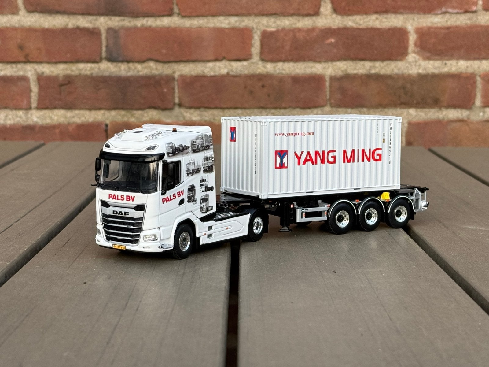 PALS B.V.: DAF XG 4X2, Ophalen of Verzenden, Zo goed als nieuw, Bus of Vrachtwagen, Wsi
