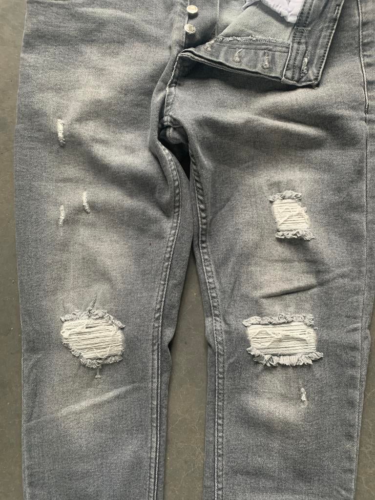 Bershka grijze ripped jeans Nieuw met label, Kleding | Dames, Spijkerbroeken en Jeans, Nieuw, W30 - W32 (confectie 38/40), Grijs