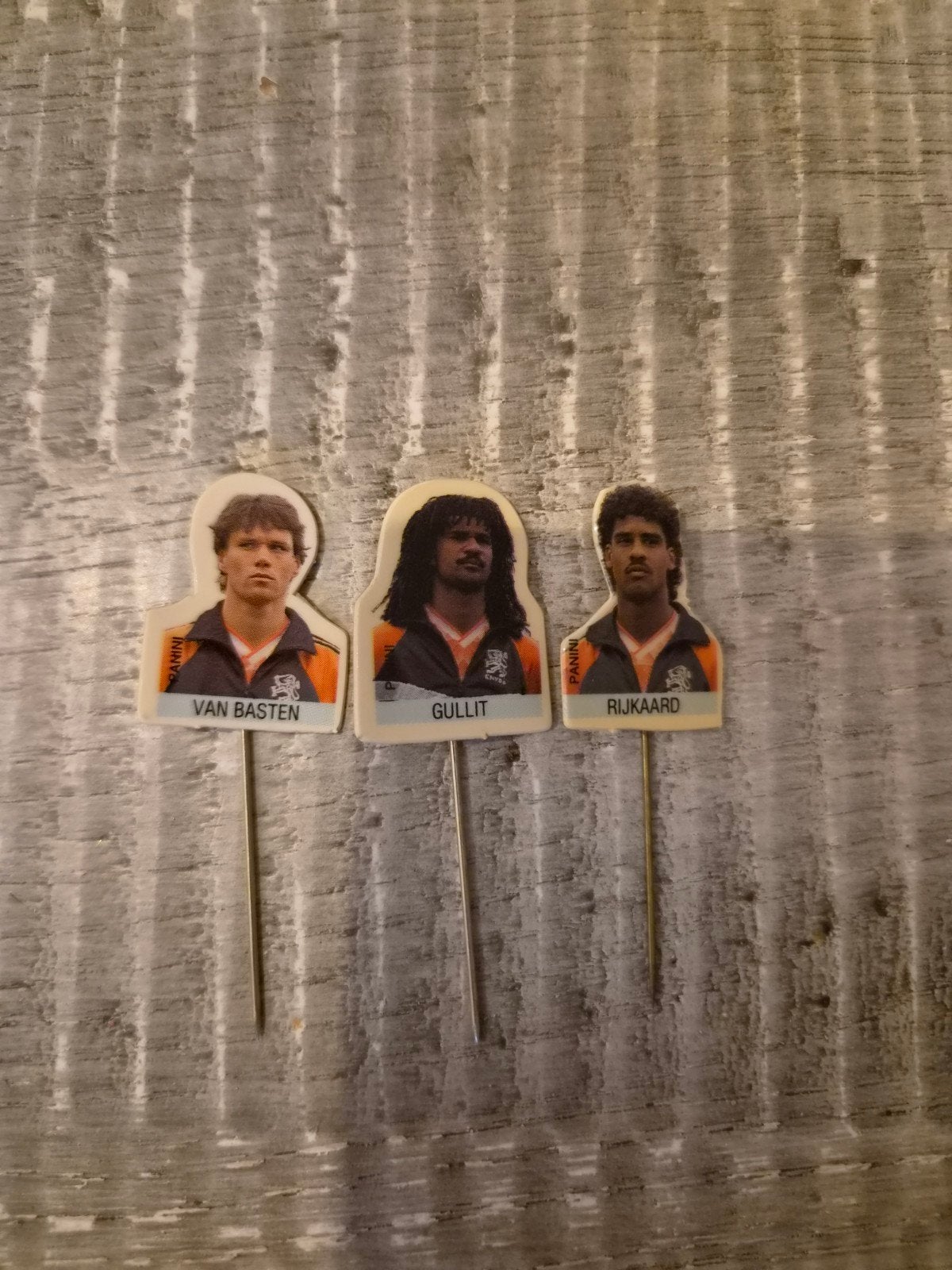Vintage Oranje Speldjes: Van Basten, Gullit, Rijkaard, Ophalen of Verzenden