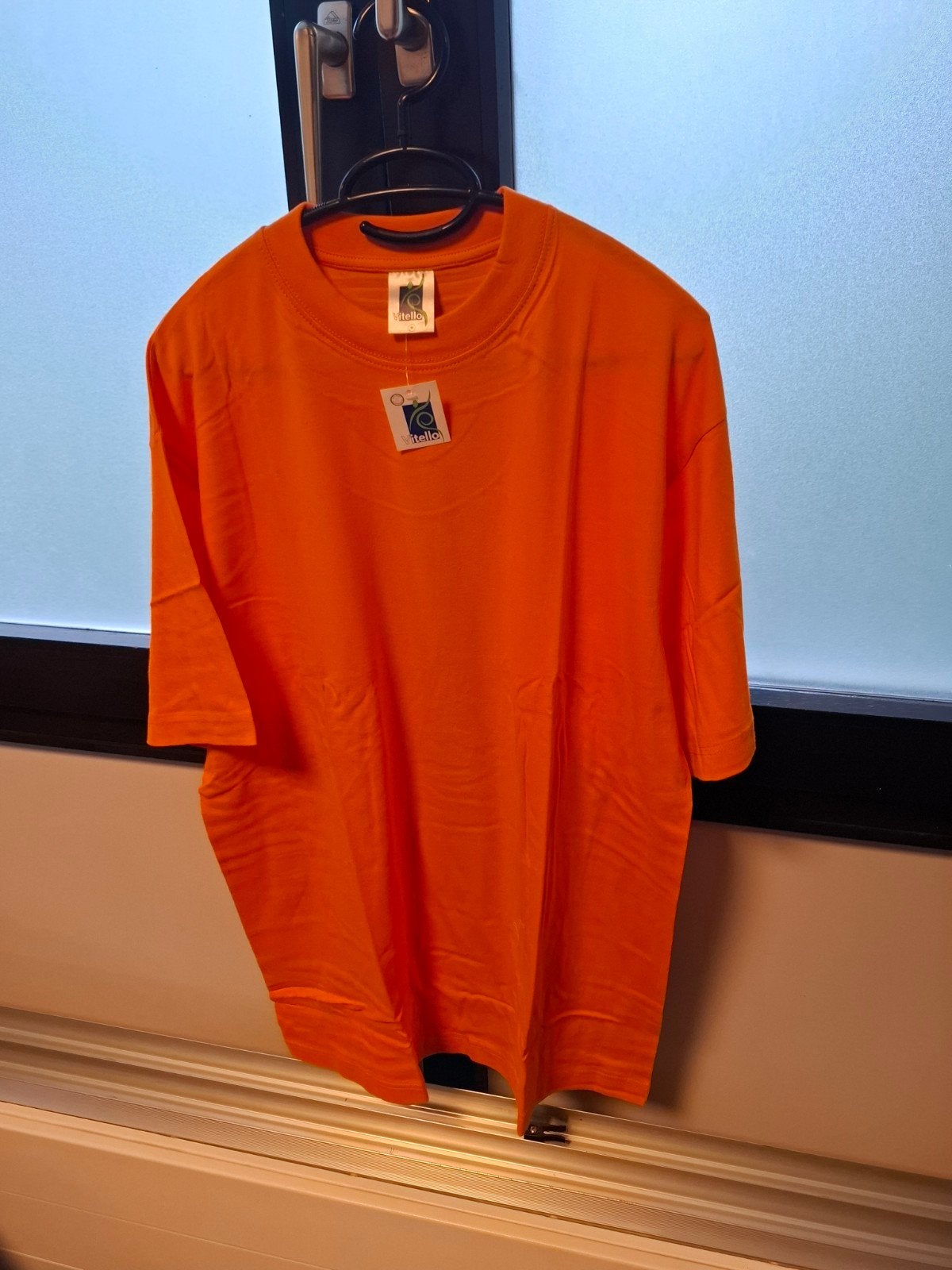 Nieuw Vitello T-shirt Oranje Maat M. Zorg dat je oranje word, Maat 48/50 (M), Vitello, Nieuw, Oranje