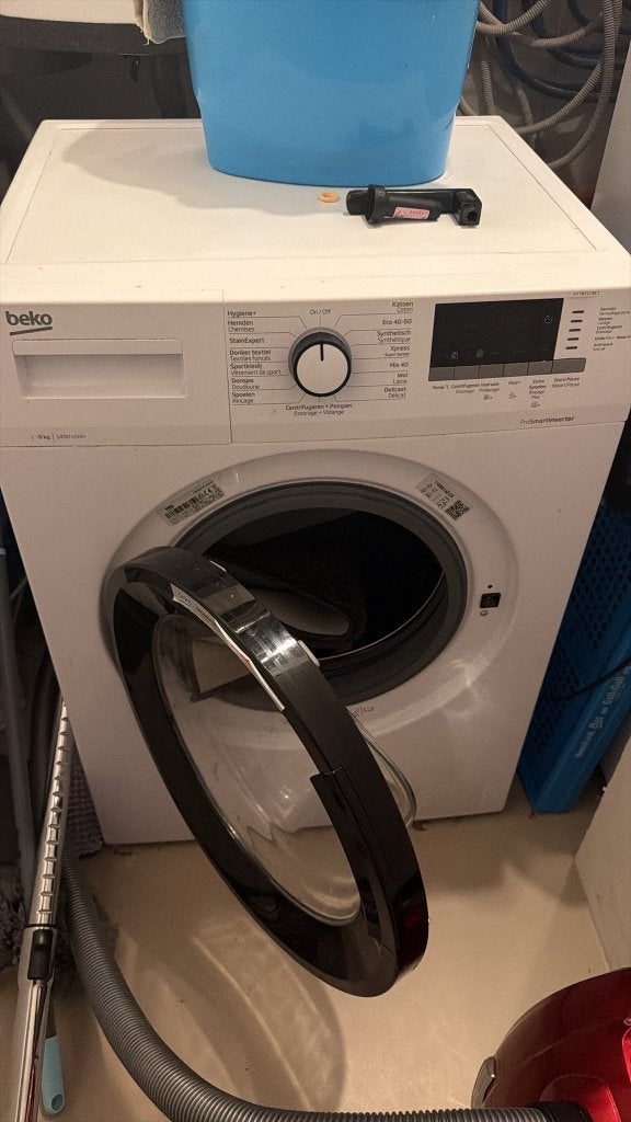 Wasmachine BEKO, Ophalen, Zo goed als nieuw, 1200 tot 1600 toeren