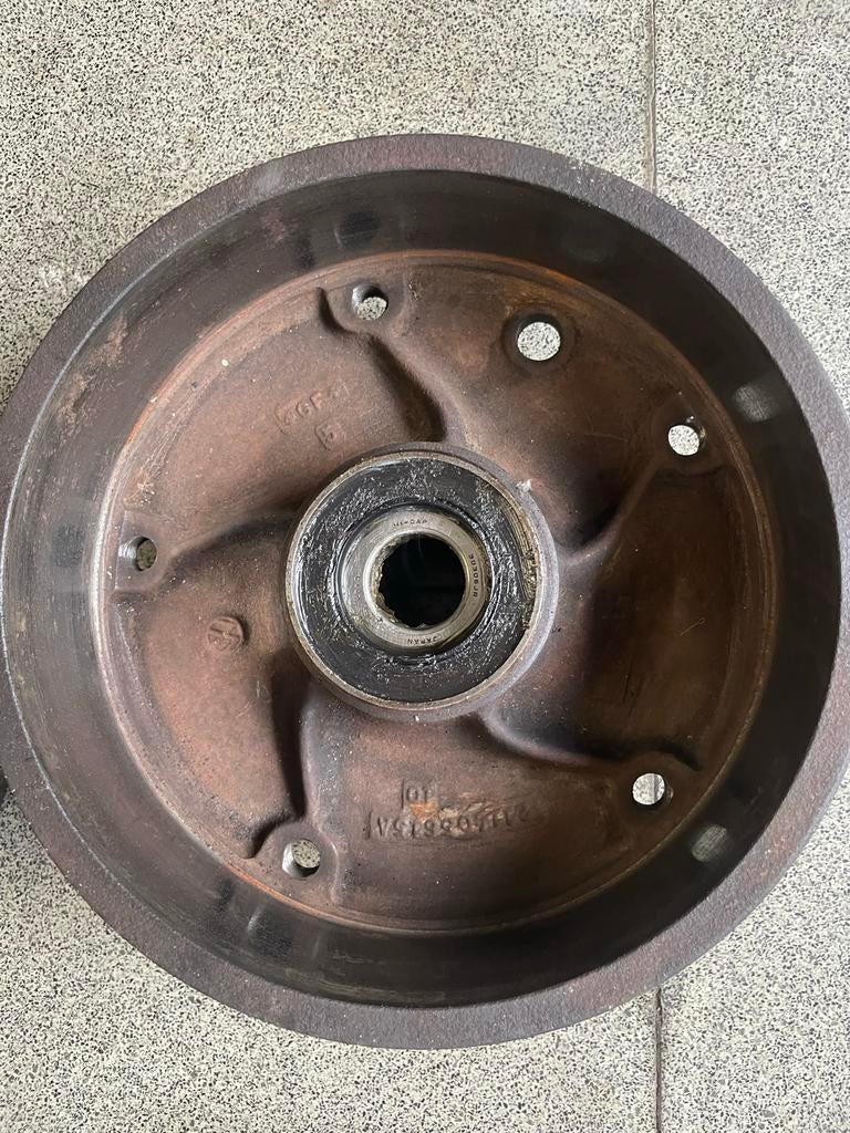 2 paar Spijlbus 50”- 63”Gebruikte remtrommels met wiellagers, Auto-onderdelen, Ophalen of Verzenden, Gebruikt, Universele onderdelen