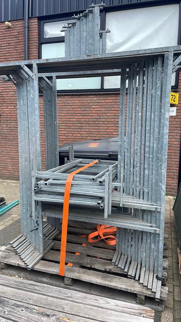 Markt kramen 10 stuks 4x120 met dak/achterwand zeil, Doe-het-zelf en Verbouw, Steigers, Ophalen of Verzenden, Zo goed als nieuw