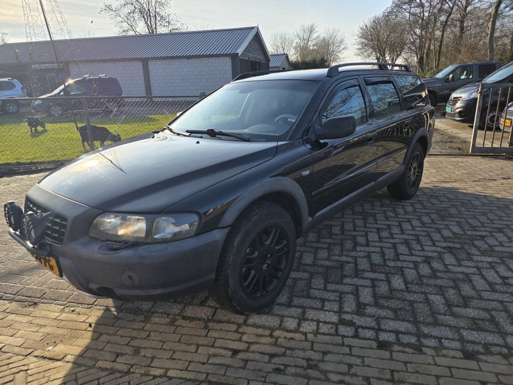 Volvo V70 Cross Country 2.4 T Comfort Line (bj 2002), Auto's, Volvo, 1636 kg, Zwart, 102 €/maand, 750 kg