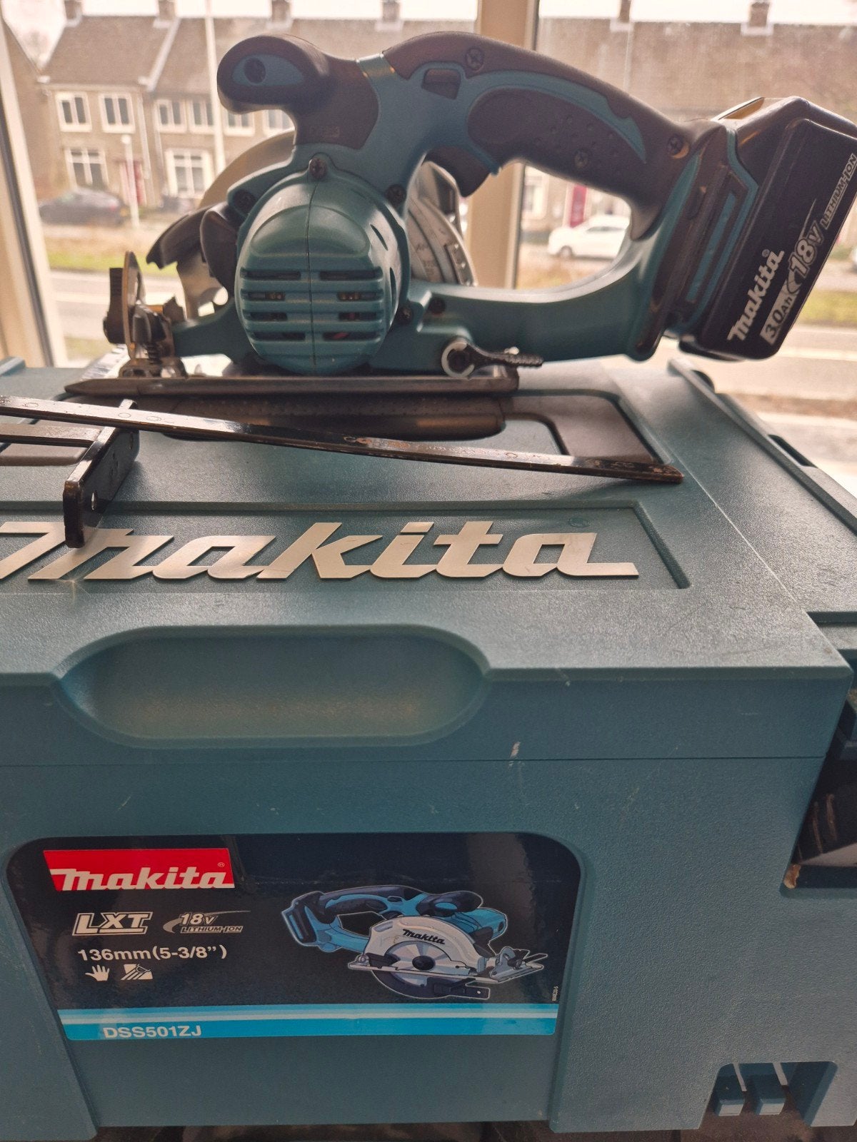 Makita DSS501ZJ 18V LXT Accu Cirkelzaag in Mbox, Ophalen, Cirkelzaag, Zo goed als nieuw, Makita