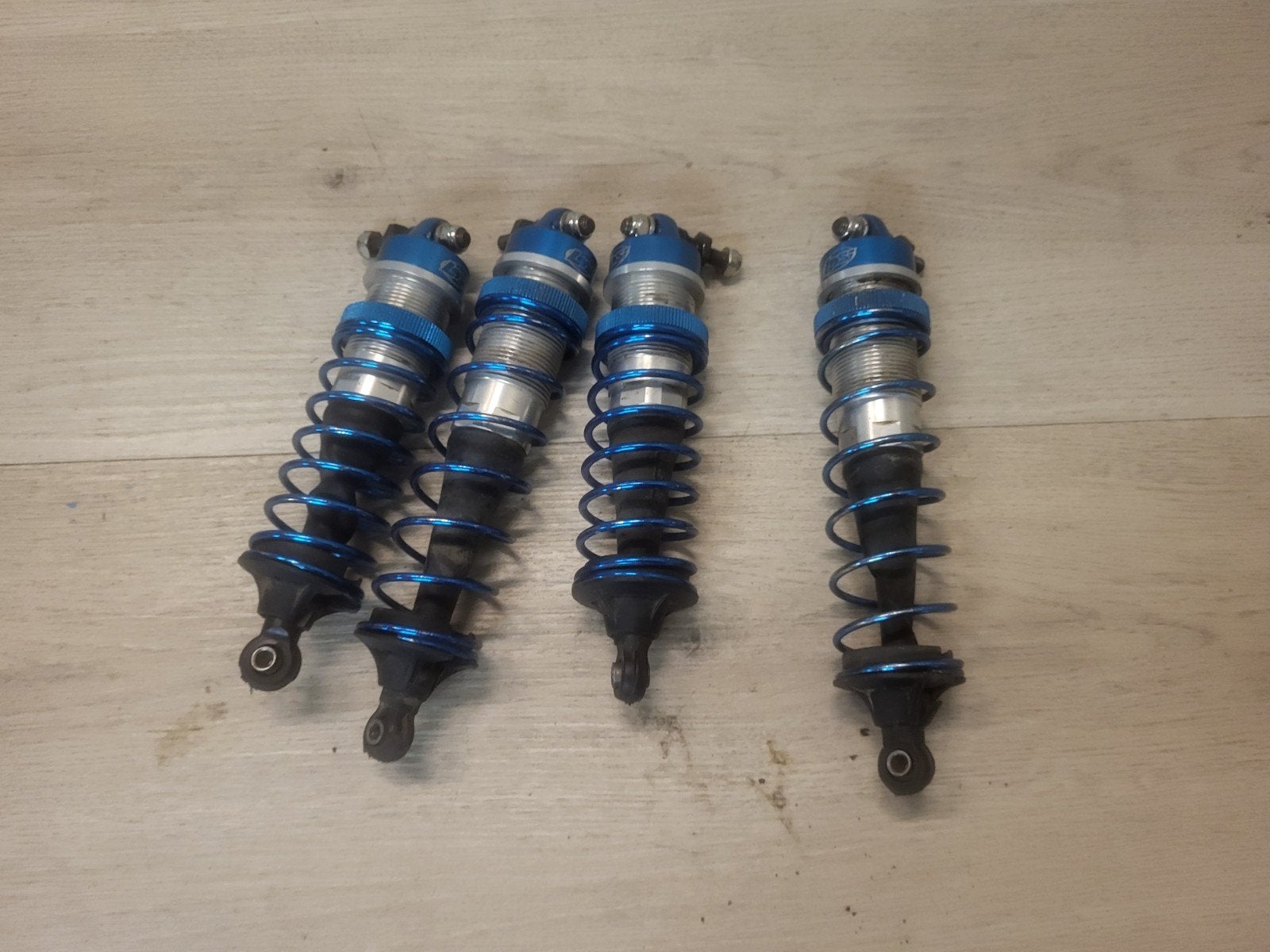 losi 5ive T schokbrekers, Hobby en Vrije tijd, Benzine, Ophalen of Verzenden, Zo goed als nieuw, Onderdeel