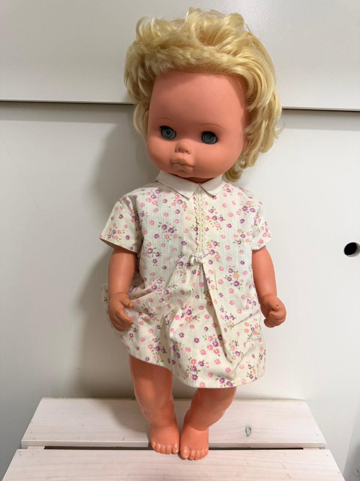 Grote vintage pop jaren 60/70 – 63 cm – blonde krullen, Verzamelen, Ophalen, Gebruikt, Babypop