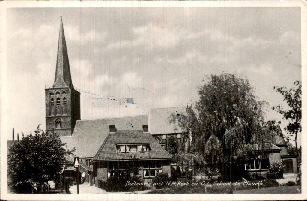 Maurik - N.H. Kerk - Buitenweg met O.L. School, Ophalen of Verzenden, 1940 tot 1960, Gelopen, Gelderland