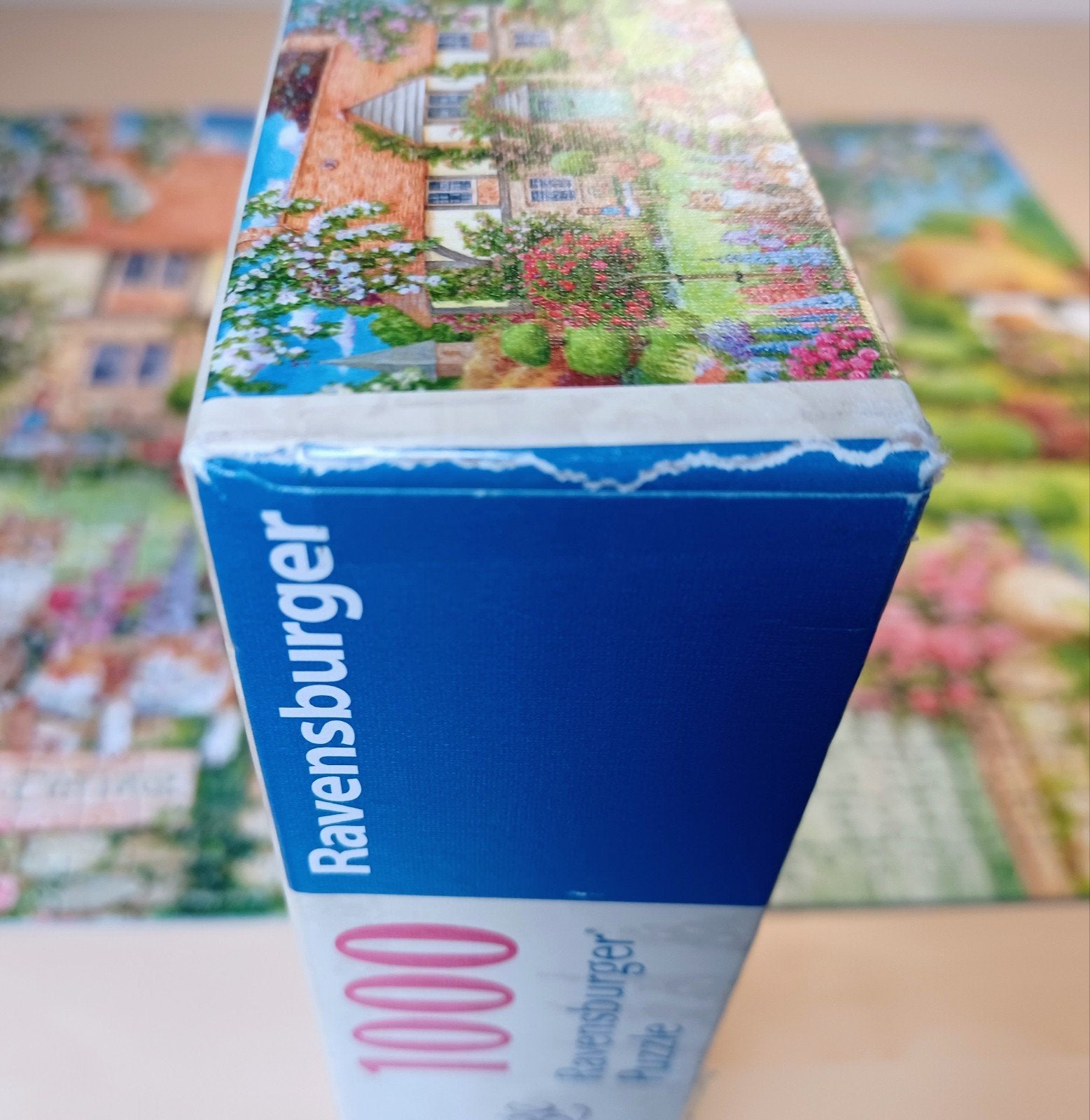 Foto 3 van Ravensburger puzzel - Rose Cottage - 1000 stukjes