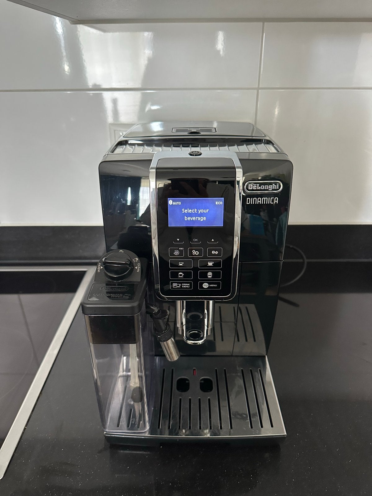 De'Longhi Dinamica ECAM 350.55.B - Uitstekende Staat, Afneembaar waterreservoir, Koffiemachine, Zo goed als nieuw, Koffiebonen
