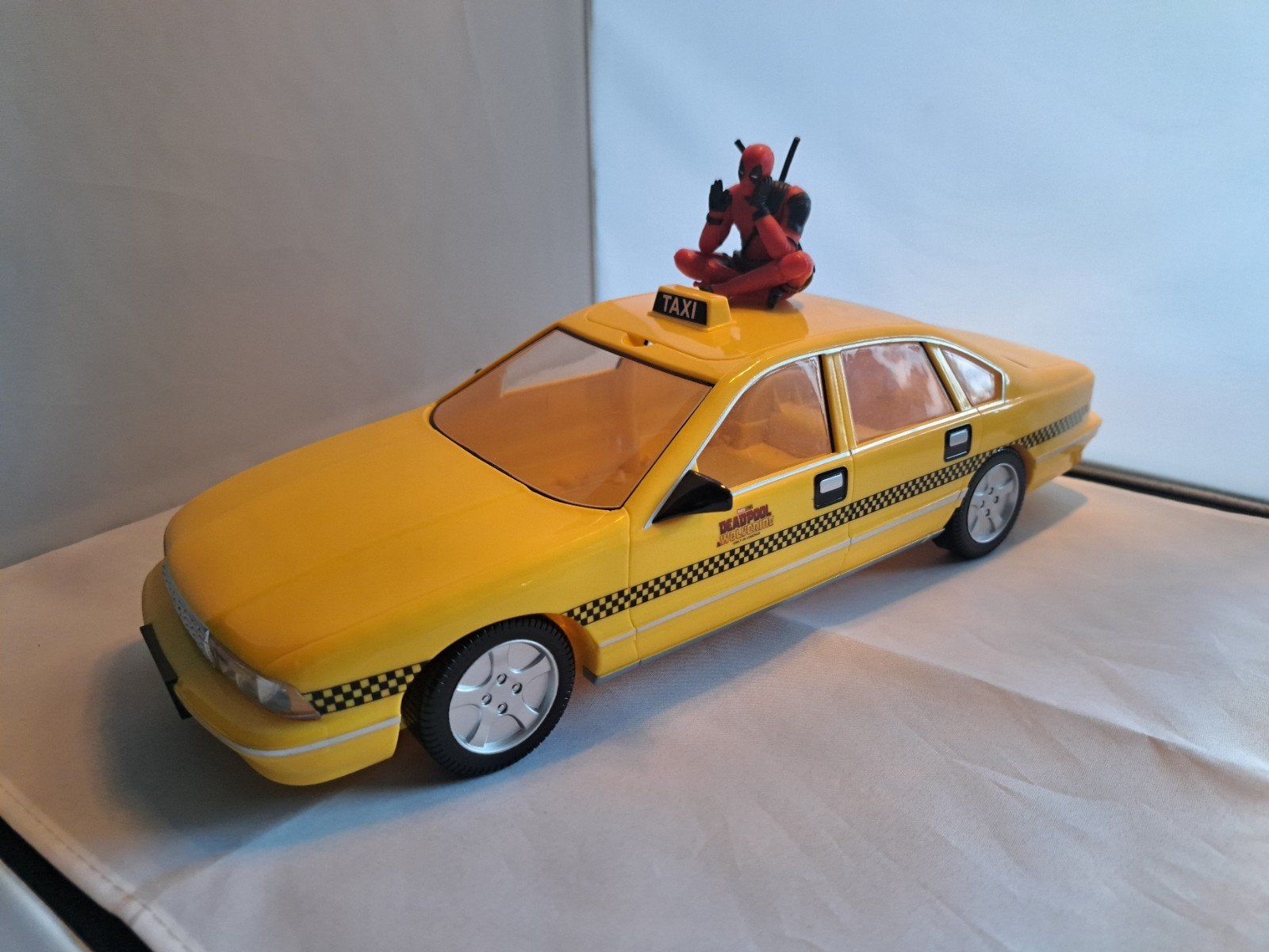 Deadpool & Wolverine Taxi Popcornemmer, Ophalen of Verzenden, Zo goed als nieuw