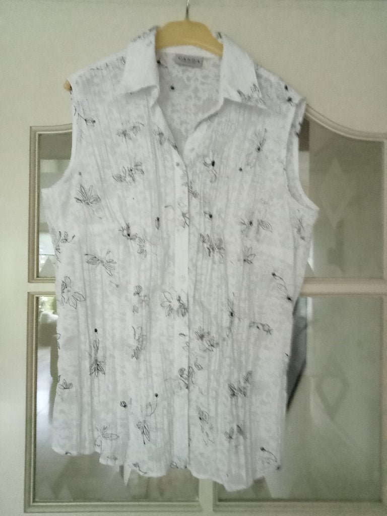 KAST OPRUIMING: Canda mouwloze blouse met bloemenprint, Wit, Maat 42/44 (L), Nieuw, Ophalen of Verzenden