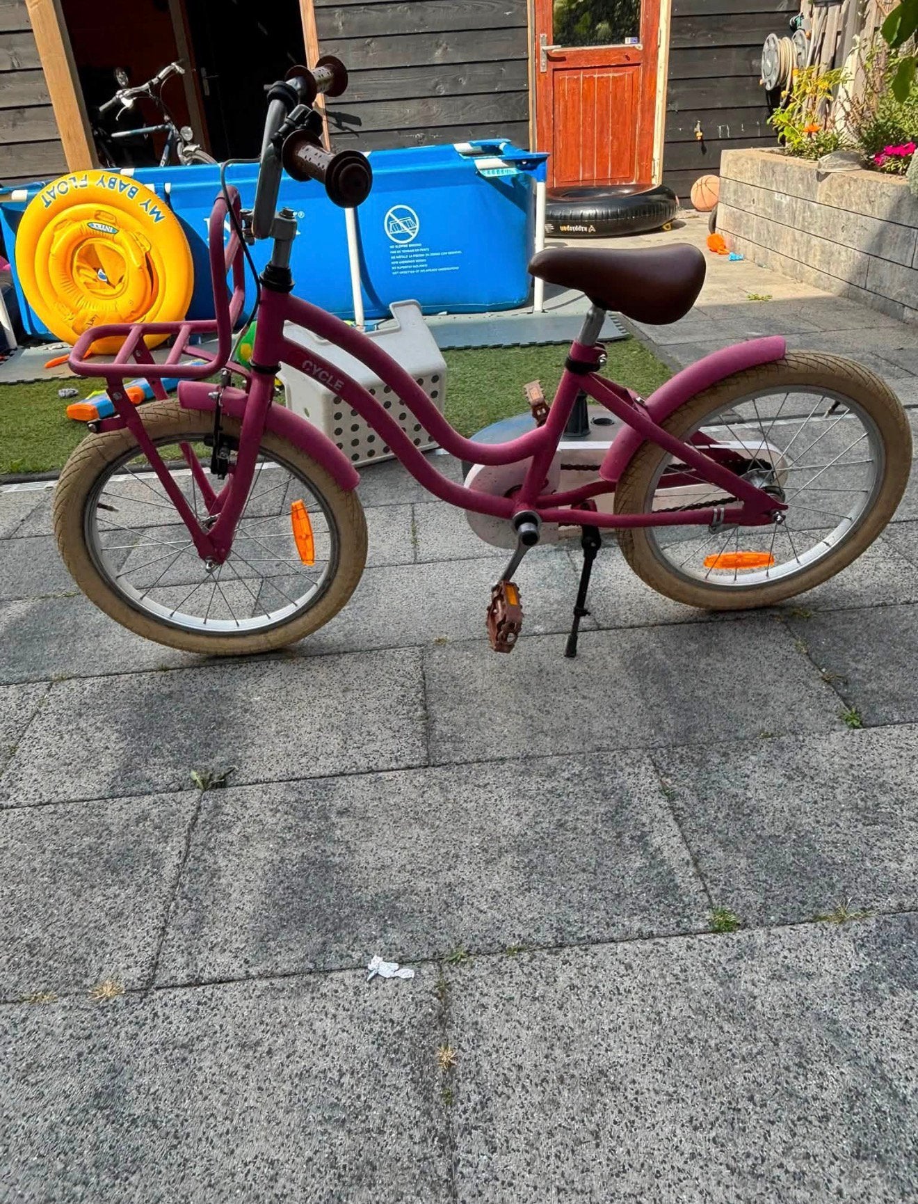 Roze 18 inch meisjes fiets, Fietsen en Brommers, Fietsen | Meisjes, Ophalen, Terugtraprem, Gebruikt, Handrem