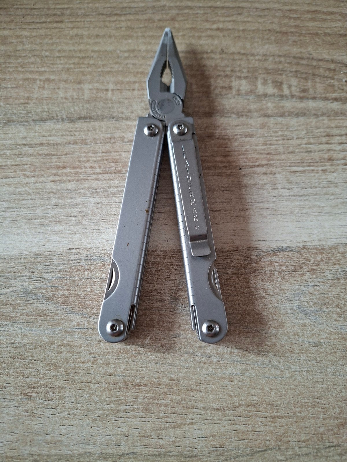 Leatherman, Ophalen