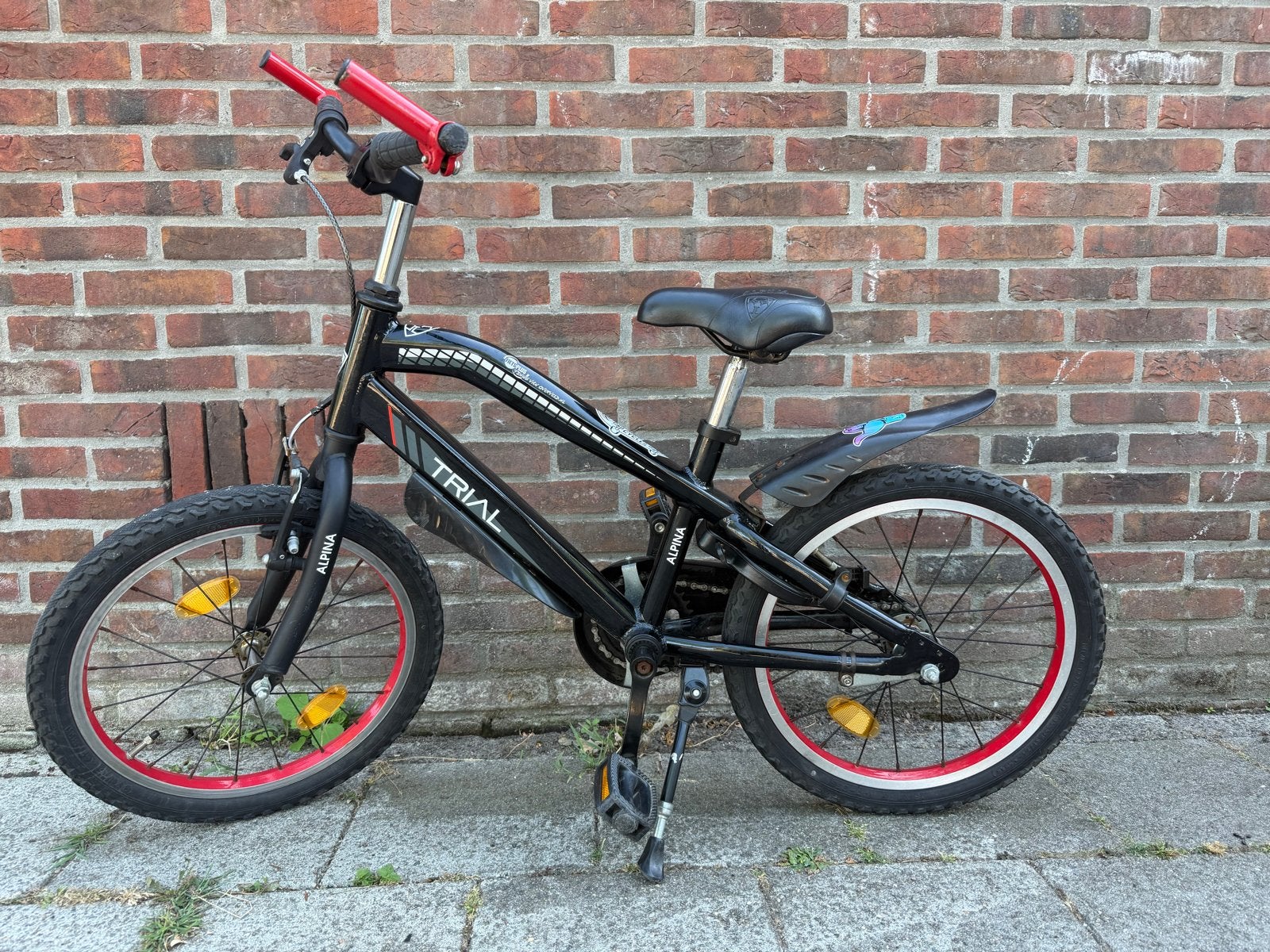 Alpina Trial 18 inch kinderfiets - Zwart/Rood, Fietsen en Brommers, Ophalen, Gebruikt, Velgrem, 16 tot 20 inch