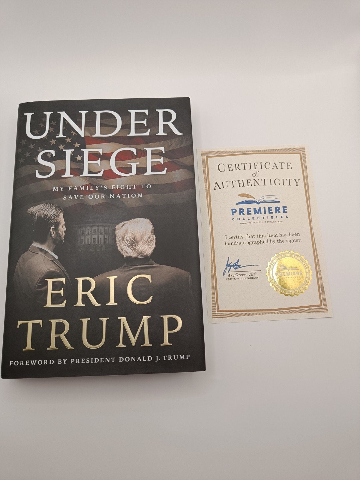 Gesigneerd boek Eric Trump - Under Siege + Certificaat, Ophalen of Verzenden, Nieuw, Eric Trump, Amerika