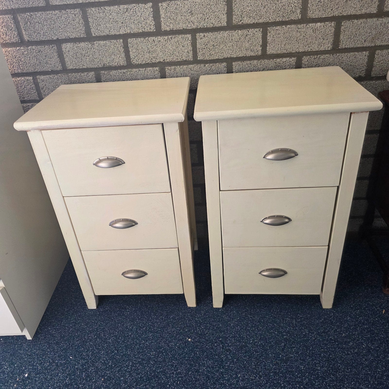 2x nachtkastjes, Ophalen, Zo goed als nieuw, Hout, Minder dan 45 cm