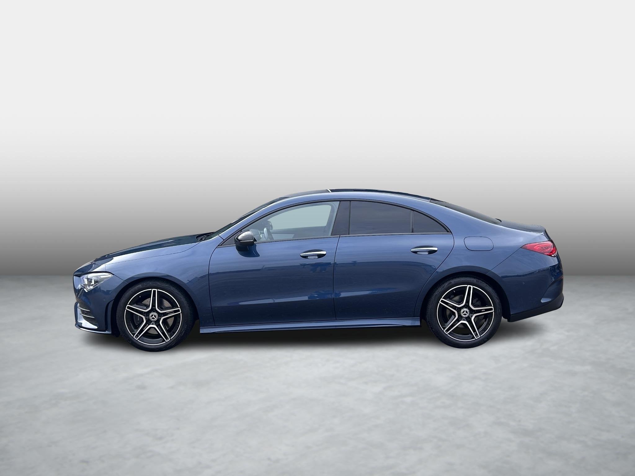 Mercedes-Benz CLA-klasse 200 AMG Line | Achteruitrijcamera |, Auto diversen, Automaat, Blauw, Mercedes-Benz, Sedan