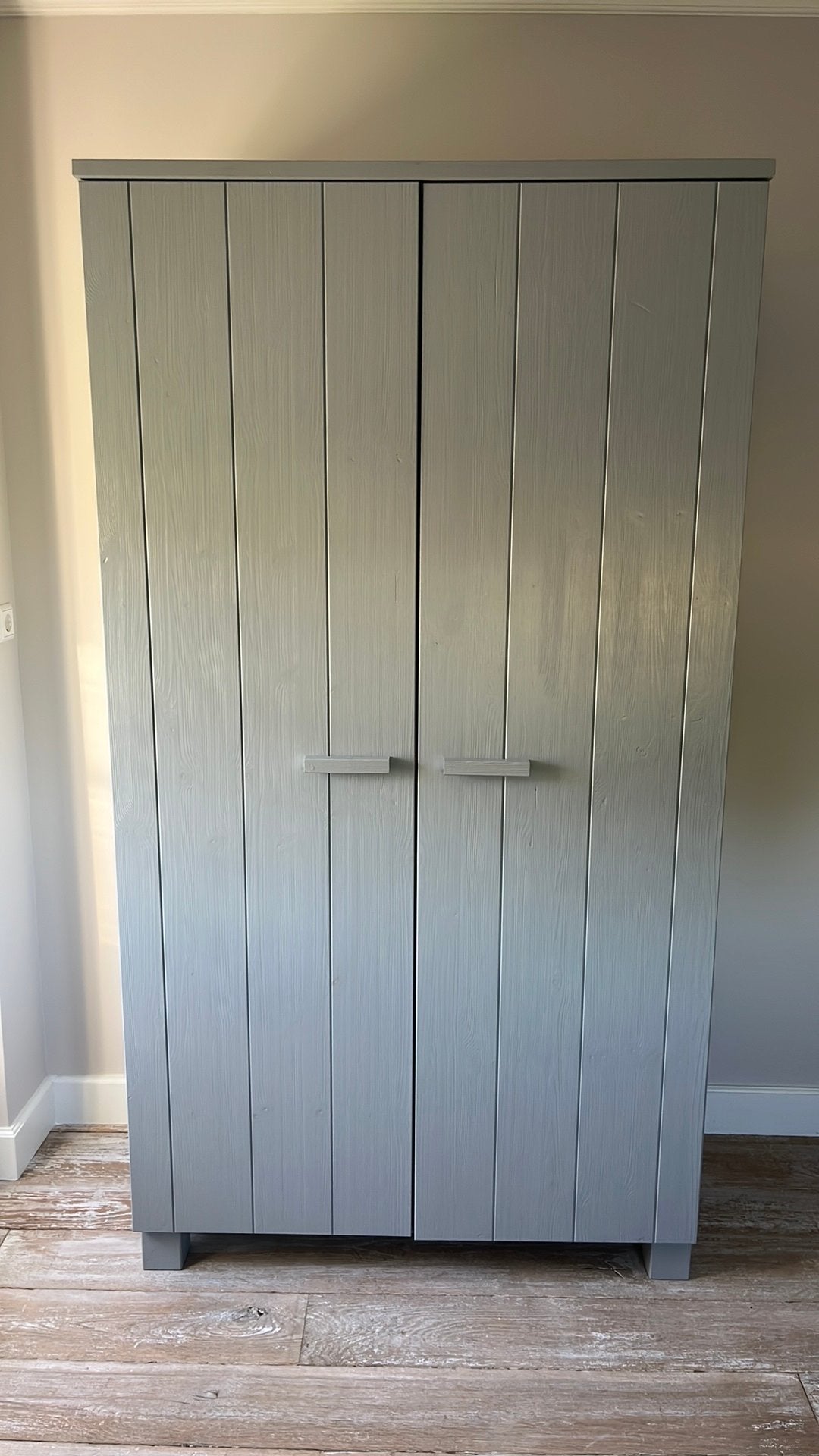 Woood Dennis kast betongrijs grenen, Ophalen, 50 tot 100 cm, Zo goed als nieuw, 150 tot 200 cm