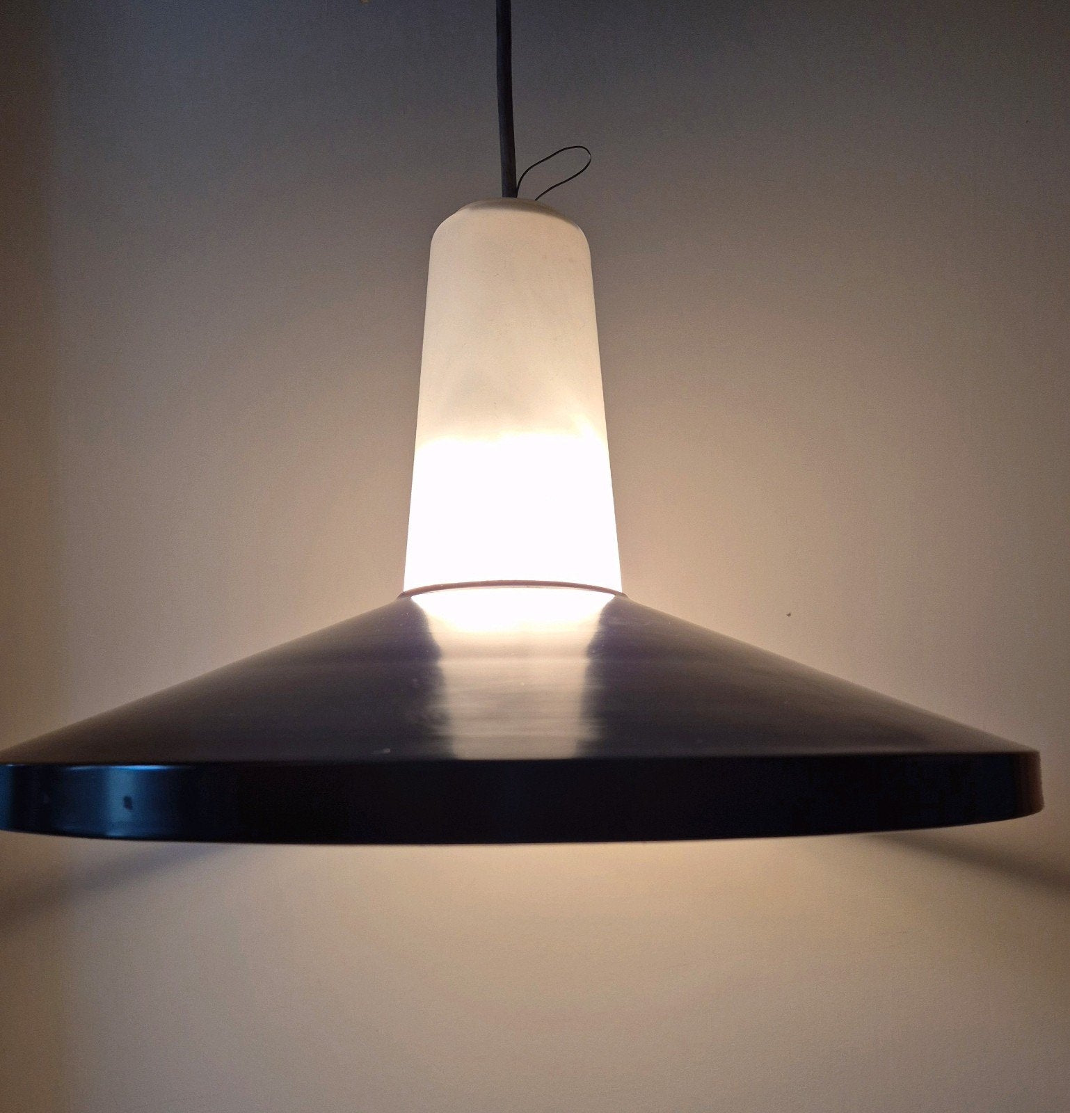 Design vintage zwart witte hanglamp, Huis en Inrichting, Lampen | Hanglampen, Ophalen of Verzenden, Gebruikt, Metaal