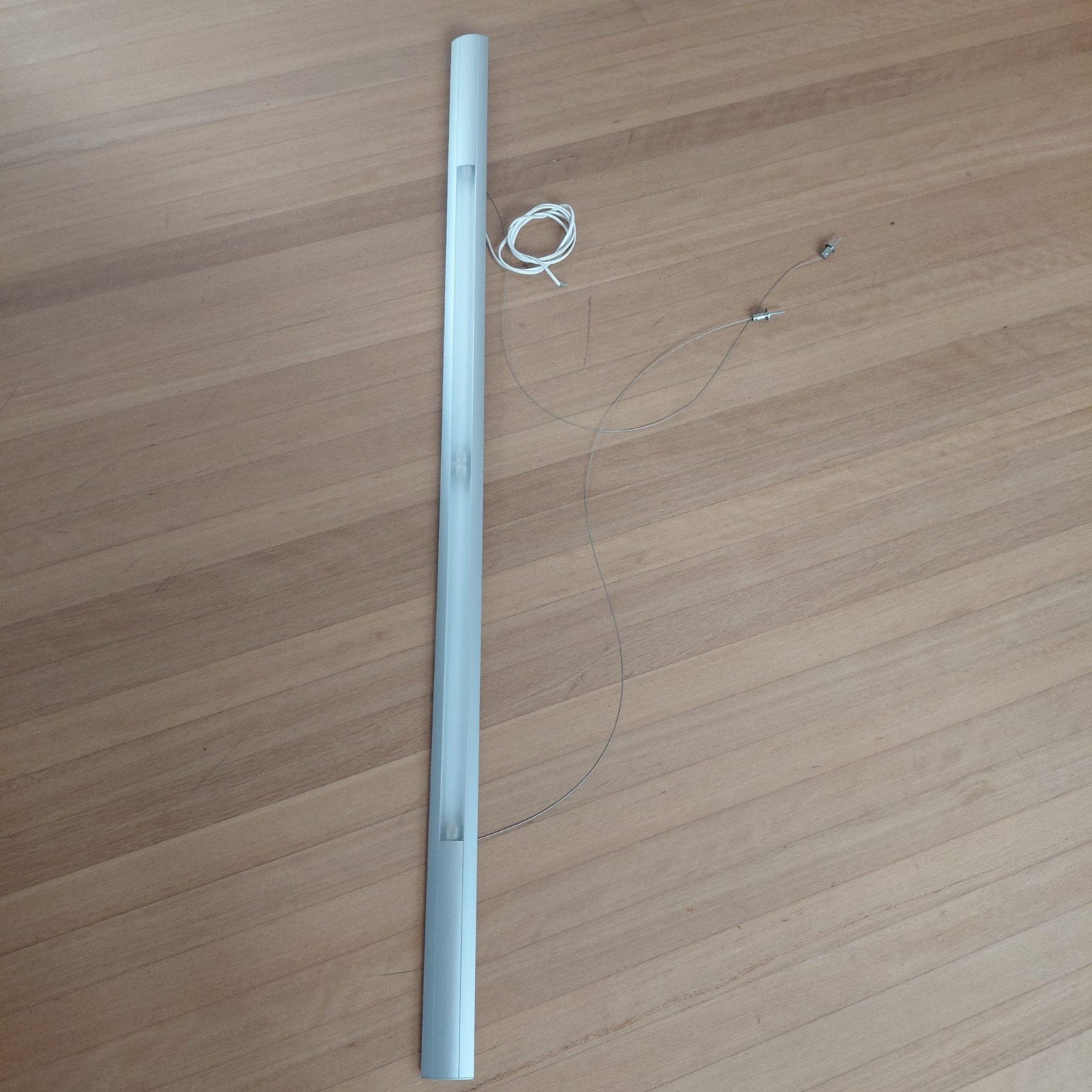 Doli Design Hanglamp - 160,5 cm lang, Huis en Inrichting, Lampen | Hanglampen, Ophalen, Gebruikt, Metaal
