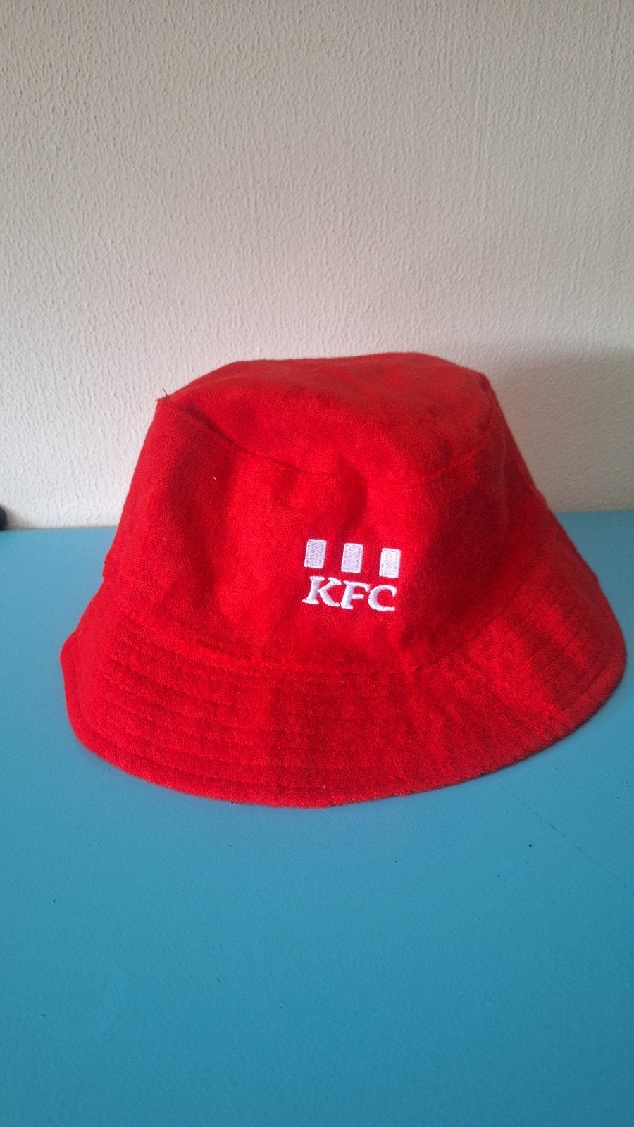 KFC Bucket hat dubbelzijdige hoed muts, Kleding | Heren, Ophalen of Verzenden, Nieuw