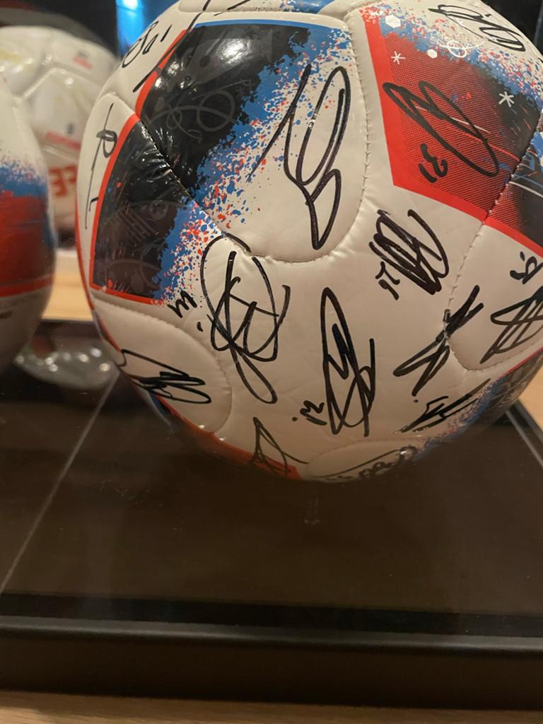 Gesigneerde Feyenoord Kampioensbal 2016-2017 (incl. Kuyt), Ophalen of Verzenden, Zo goed als nieuw, Feyenoord, Overige typen