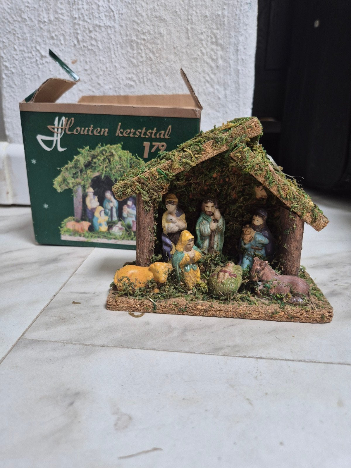 Houten kerststal met Jozef, Maria, Jezus en de Drie Wijzen, Ophalen of Verzenden, Gebruikt, Beeld(je), Christendom | Katholiek