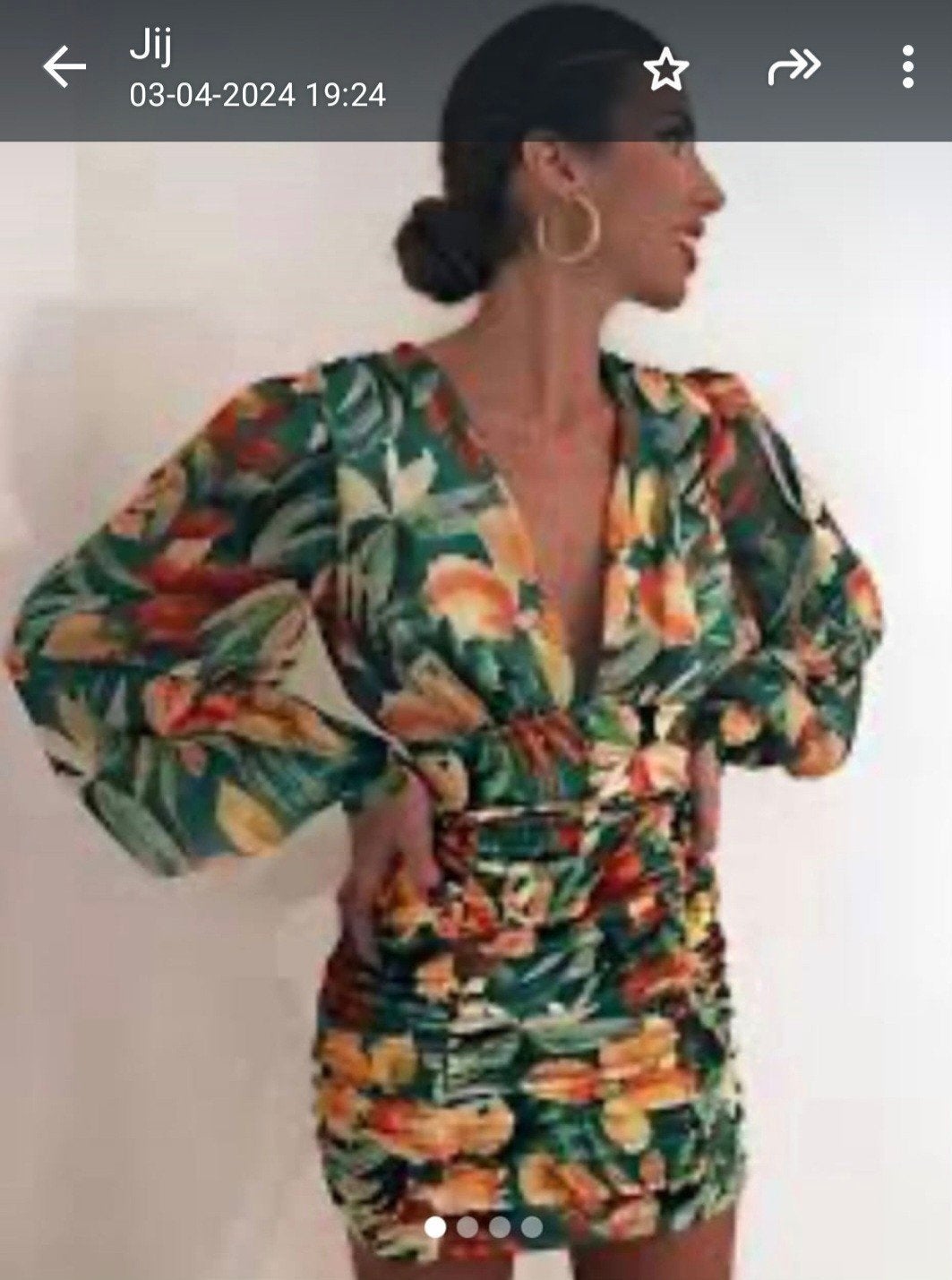 Groene jurk met bloemenprint en ruches, Kleding | Dames, Ophalen of Verzenden, Maat 36 (S), Boven de knie, Groen