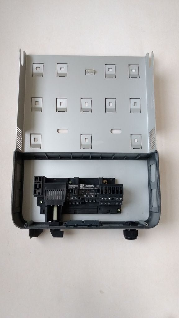 Fronius muurbeugel met aansluitklemmen en DC switch, Doe-het-zelf en Verbouw, Ophalen of Verzenden, Zo goed als nieuw, Overige typen