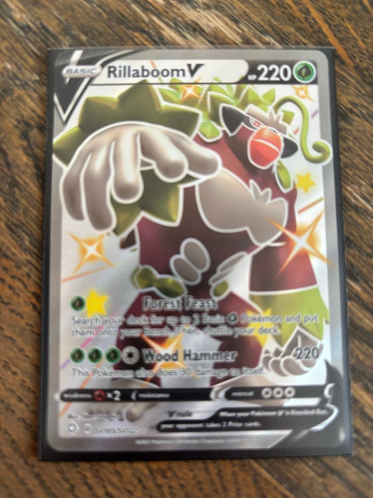 Pokémon Kaart Rillaboom V (Shiny) - Zo goed als nieuw, Ophalen of Verzenden, Zo goed als nieuw, Losse kaart, Foil